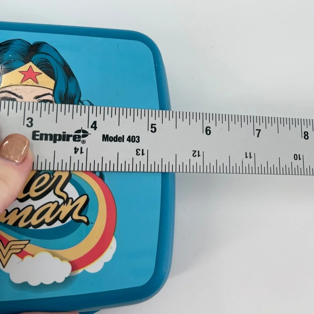 TUPPERWARE Wonder Woman Sandwich Keeper DC Comics Blue Lunch Box 2017